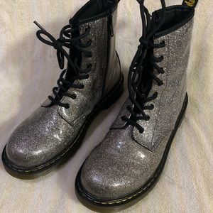 Dr. Martens 1460 Patent Glitter Delaney (Big Kid)